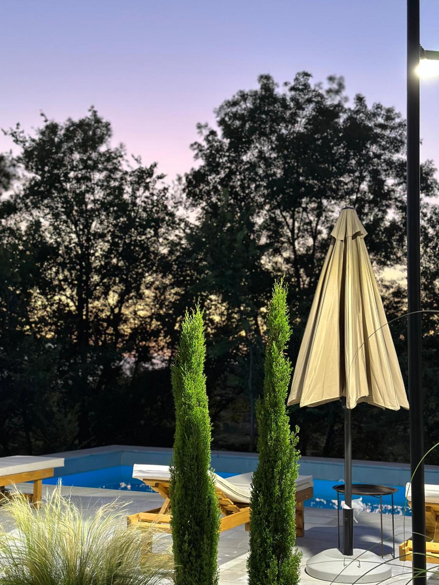 Hotel Restaurant Natyra E Qete Лежа Экстерьер фото