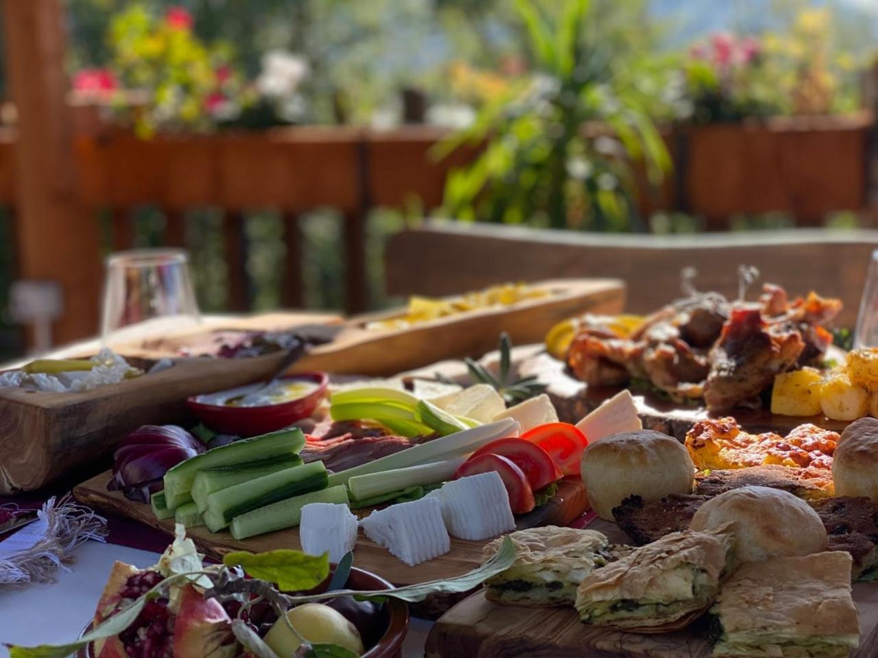 Hotel Restaurant Natyra E Qete Лежа Экстерьер фото
